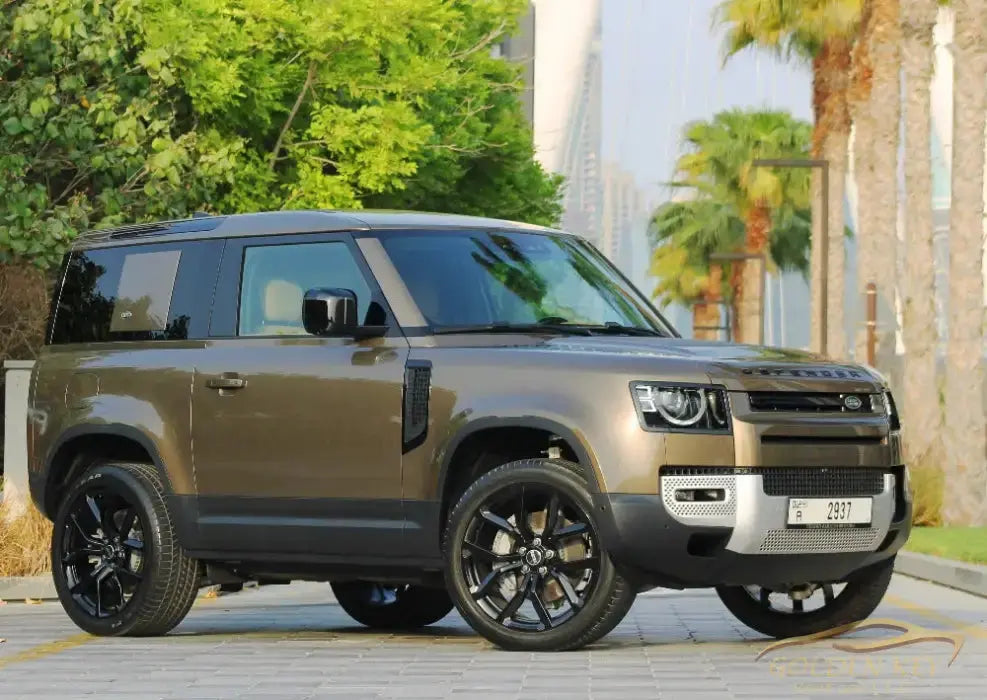 Dubai Airport Transfer - With Land Rover Defender 2022 - Golden Key Rent Car LLC