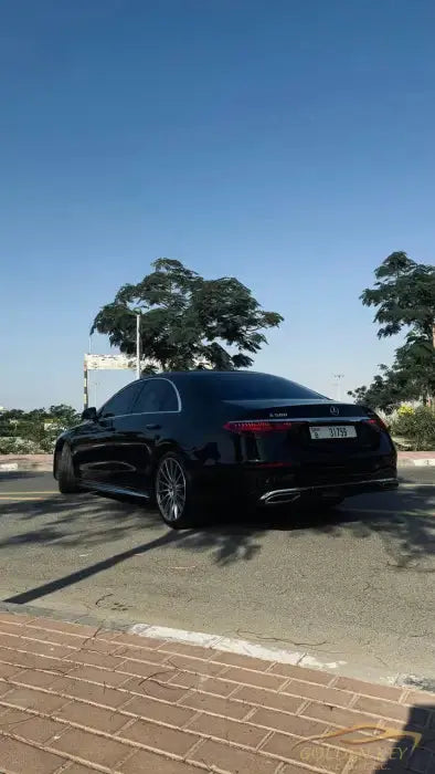 Dubai Airport Transfer - With Mercedes-Benz S580 2022 - Golden Key Rent Car LLC