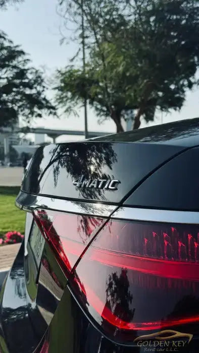 Dubai Airport Transfer - With Mercedes-Benz S580 2022 - Golden Key Rent Car LLC