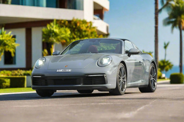 Porsche 911 Targa 4 2023 г. или аналогичный