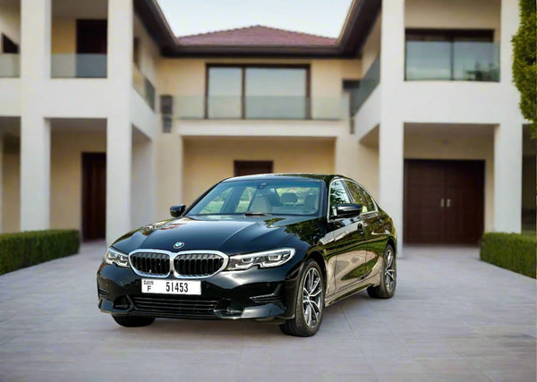Bmw 330I Черный 2022 г. или аналогичный - Rent BMW in Dubai